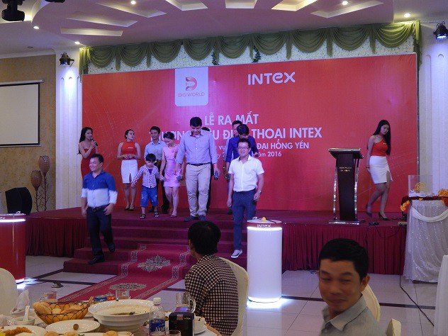 Buổi ra mắt sản phẩm điện thoại mới INTEX đến từ Ấn Độ và Hồng Yến vinh dự được trở thành nhà phân phối đồng thời là đối tác chiến lược phát triển đầu tiên tại khu vực Đà Nẵng Miền Trung