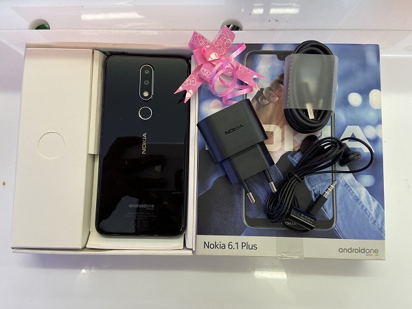 Điện thoại Nokia 6.1 Plus - Hàng trưng bày