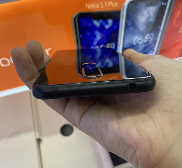 Điện thoại Nokia 6.1 Plus - Hàng trưng bày