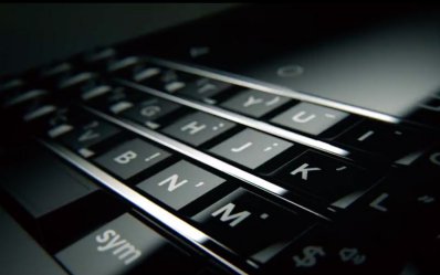 BlackBerry KeyOne Black Edition sở hữu bàn phim QWERTY truyền thống