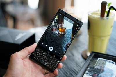 BlackBerry KeyOne Black Edition có 1 camera khá ổn với độ phân giải 12 MP