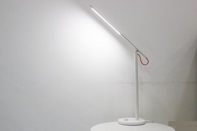 den-de-ban-Xiaomi-Mi-Led-TW-Adapter-Desk-Lamp-9