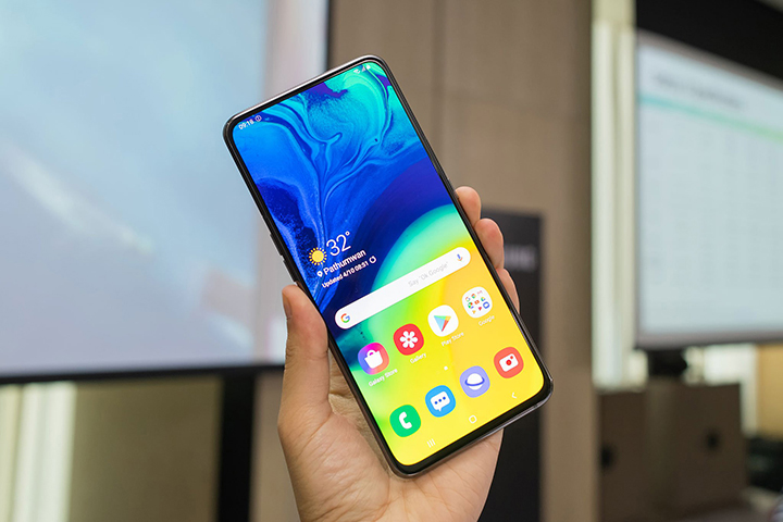 Galaxy A80 được trang bị màn hình AMOLED tỉ lệ hiển thị đạt 98,3 %