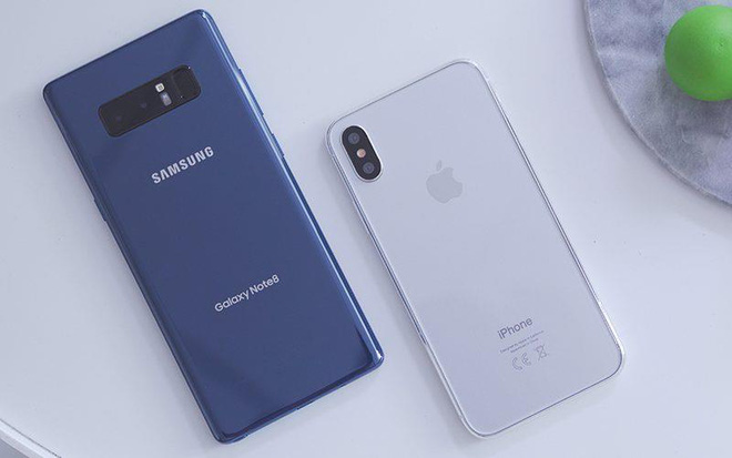 Hình Ảnh so sánh samsung galaxy note 8 với Iphone 8