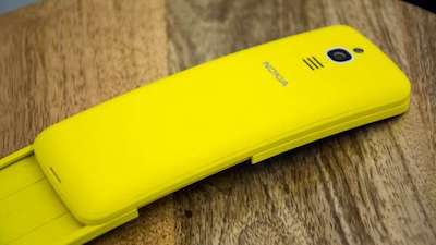 Nokia 8110 với màn hình màu, hổ trợ hiển thị sáng sắc nét