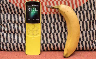 Nokia 8110 vơi tông màu vàng nổi bật