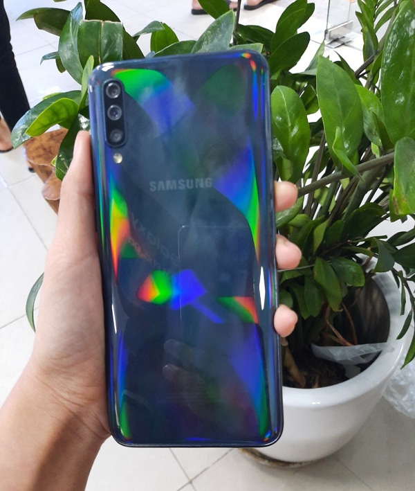 Điện thoại Samsung Galaxy A70 - Hàng trưng bày