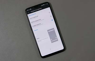 OnePlus 6 còn cho phép tuỳ chọn điều hướng bằng phím ảo, hoặc tắt phím ảo.