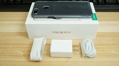 Phần hộp của Oppo F5 không quá nổi bật