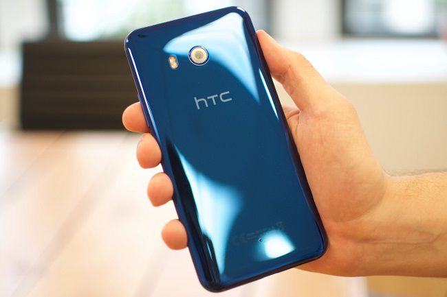 so-sanh-htc-u11-va-xiaomi-mi-6-6