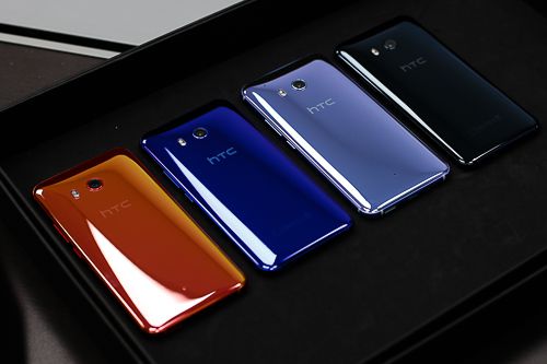 so-sanh-htc-u11-va-xiaomi-mi-6-7