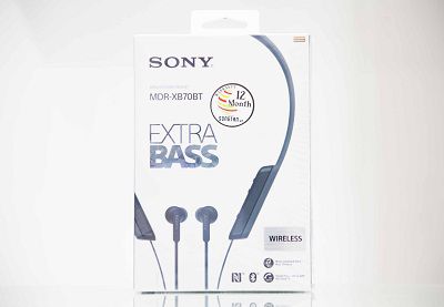Phần hộp của tai nghe Sony MDR-XB70BT.