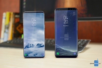 Galaxy S9 (bên trái) bên cạnh Galaxy S8 +