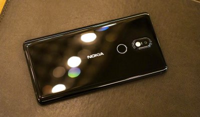 Nokia 7 có thiết kế mặt kính sau bóng loáng, sang trọng