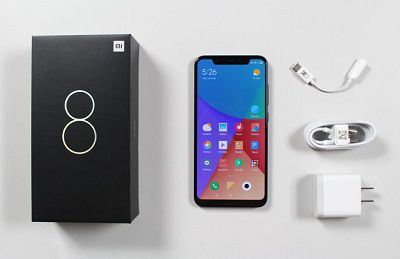 Điện thoại Xiaomi Mi 8 : bộ sạc, jack chuyển đổi, sách HDSD,...