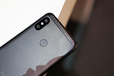 Xiaomi Mi A2 Lite trang bị camera kép