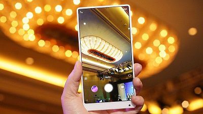 Xiaomi Mix 2 việc lấy nét cực nhanh, màu sắc tốt.