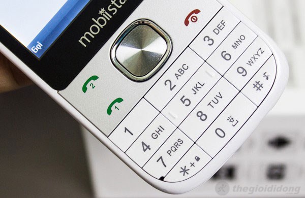 Mobiistar-B820 hỗ trợ 2 sim tiện lợi