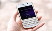 BlackBerry Q10 bản vàng đặc biệt giá 17 triệu đồng