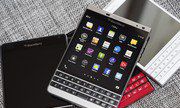 BlackBerry Passport loạn giá